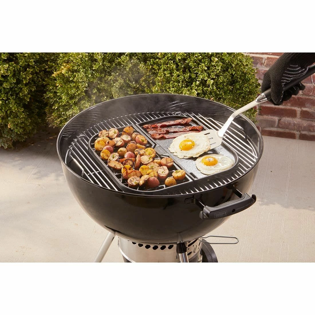 Weber 2in1 Sear Grillrost & Grillplatte Emailliertes Gusseisen Schwarz 5 Weber 2in1 Sear Grillrost & Grillplatte Emailliertes Gusseisen Schwarz – Bild 3
