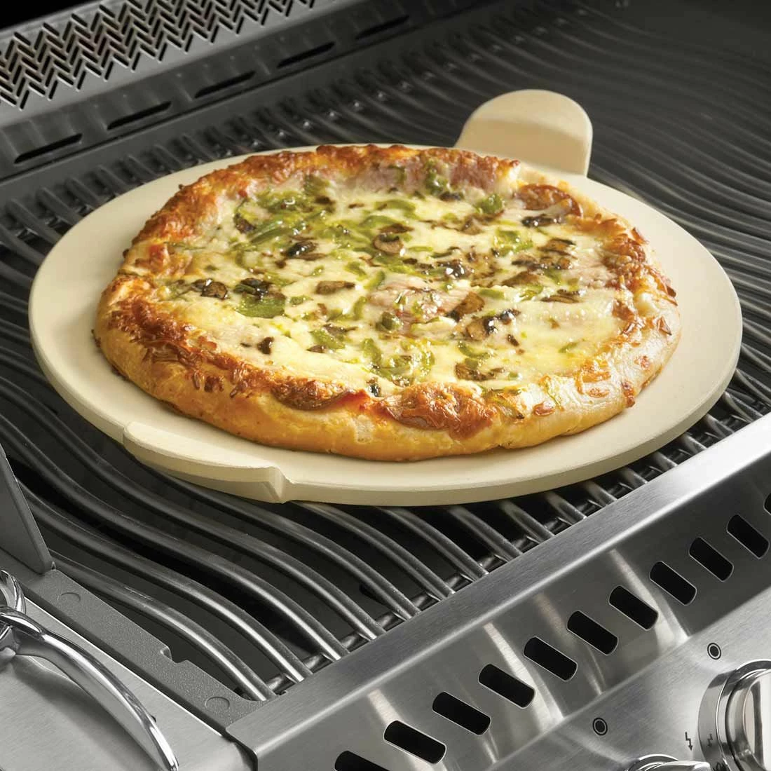 Napoleon PRO Pizzastein Mit Schneideroller 4 Napoleon PRO Pizzastein Mit Schneideroller – Bild 2