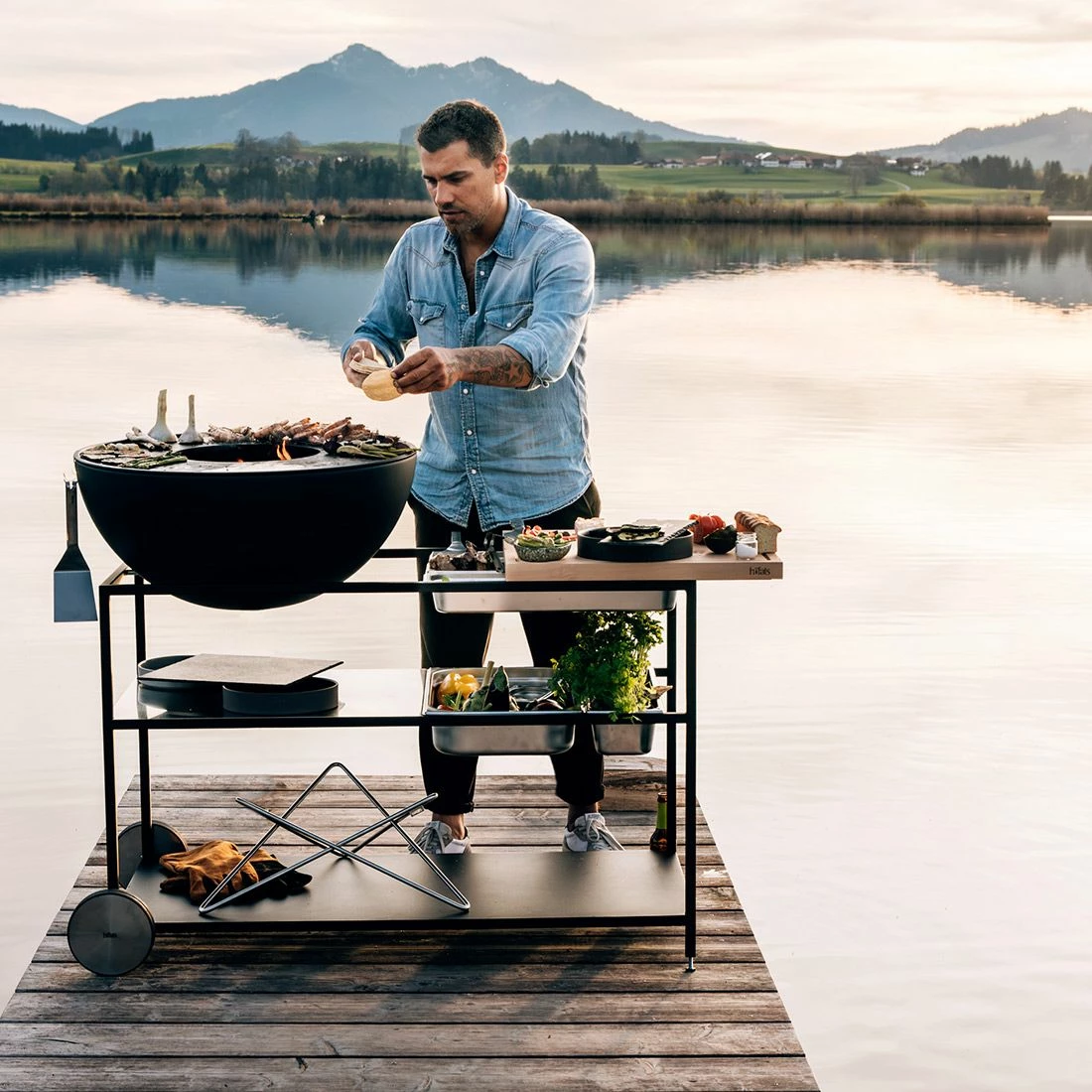 Höfats Fire Kitchen Outdoorküche 118x55x81cm Schwarz 4 Höfats Fire Kitchen Outdoorküche 118x55x81cm Schwarz – Bild 2