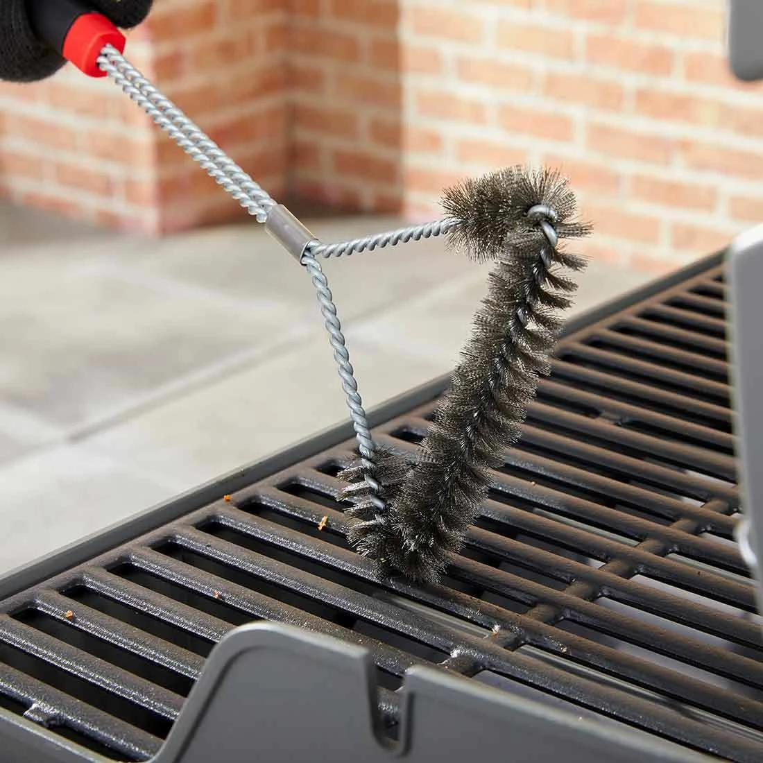 Weber Grillbürste Dreiseitig 46cm Edelstahl/Kunststoff Silber/Schwarz 5 Weber Grillbürste Dreiseitig 46cm Edelstahl/Kunststoff Silber/Schwarz – Bild 3